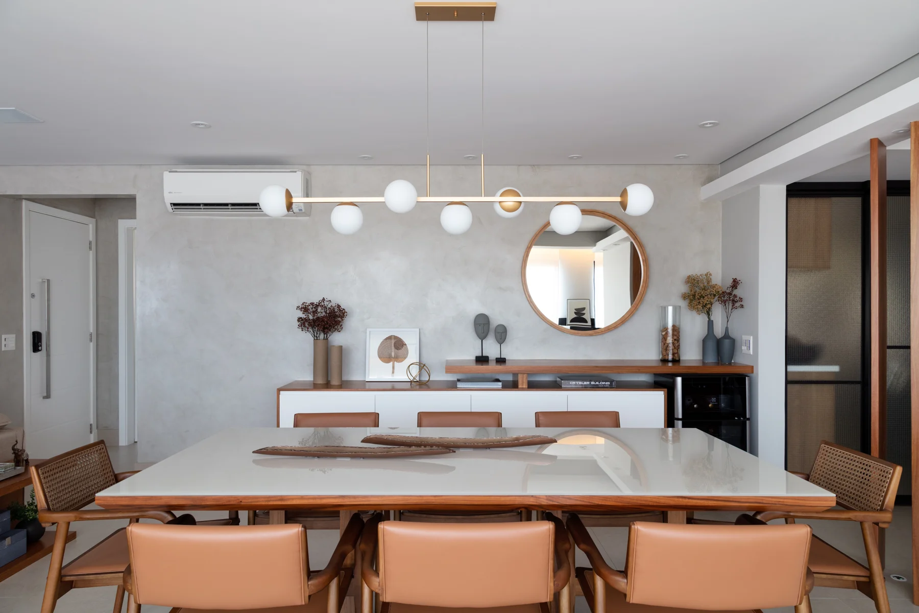 Sala de jantar e estar em ambientes integrados